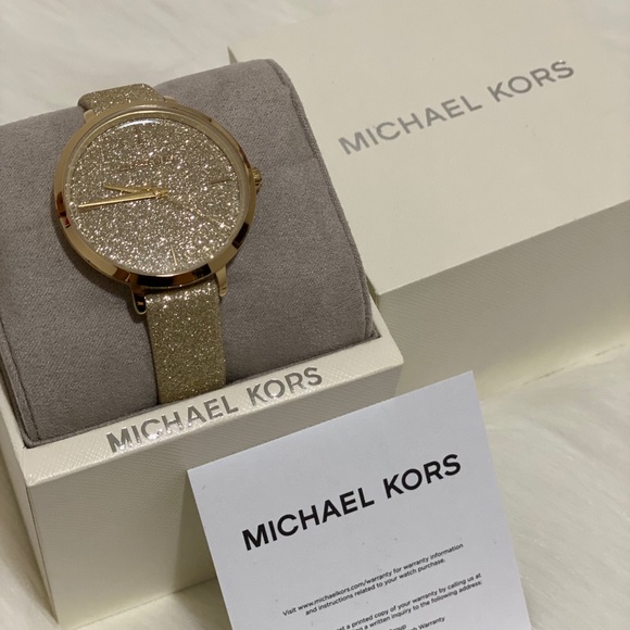 IN BOX MICHEAL KORS Golden Glitter Sparkly Watch ✨ - Picture 3 of 6